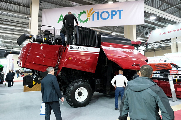 Выставка «Интерагромаш»: демонстрация техники на старте полевых работ