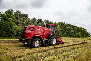 Кормоуборочный комбайн FS650 Кормоуборочный комбайн FS650