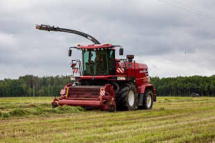 Кормоуборочный комбайн FS650 Кормоуборочный комбайн FS650